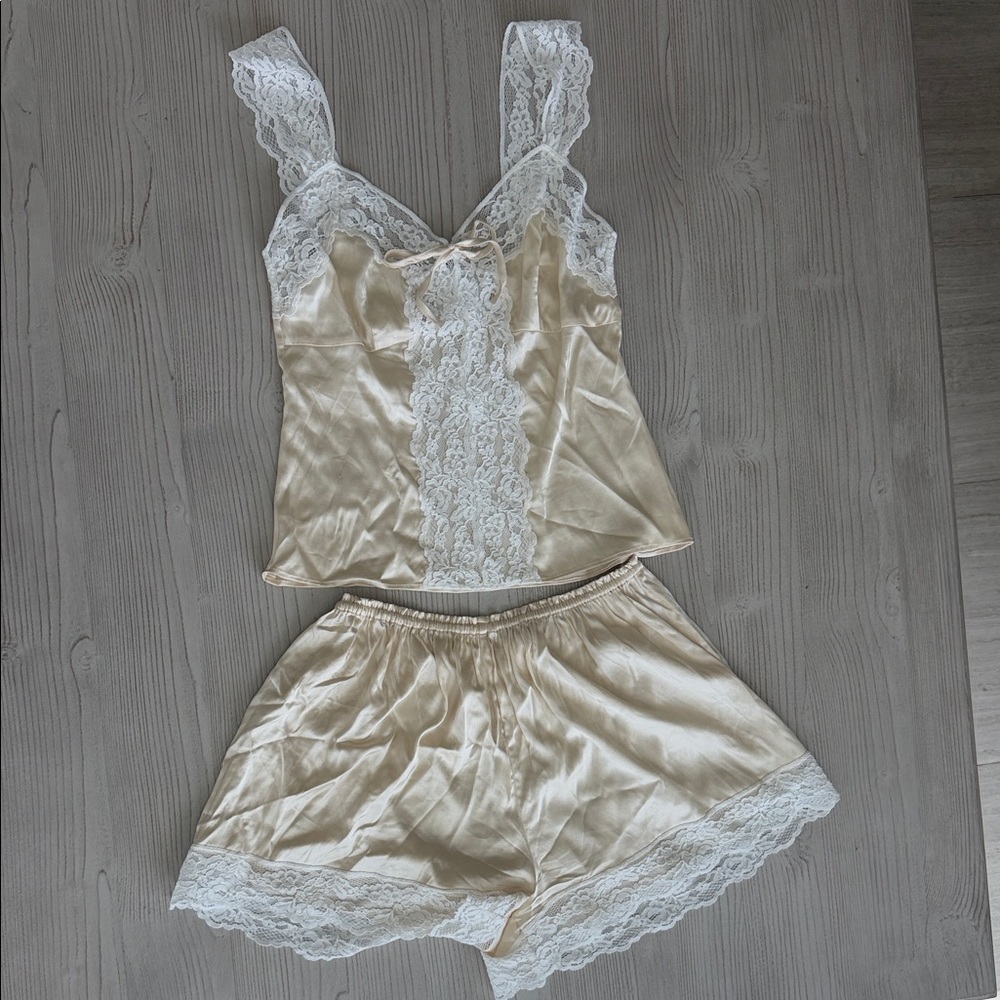 Revolve/Tularosa Coline Top + Coline Short Set - Picture 4 of 5